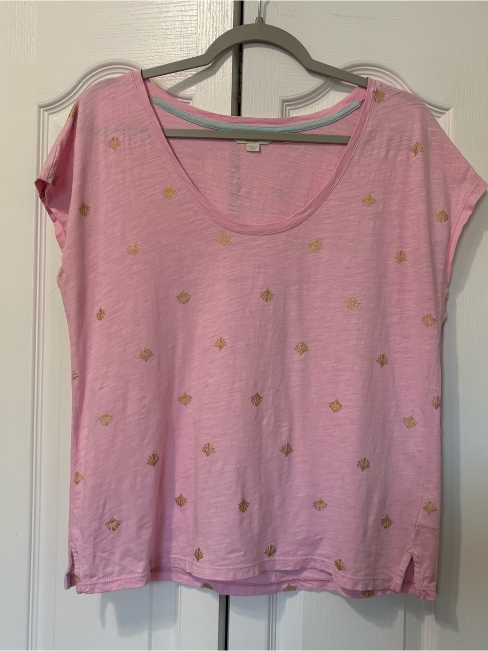 Boden Pink/Gold Seashell Print Lightweight Scoop Neck T-Shirt Women’s M